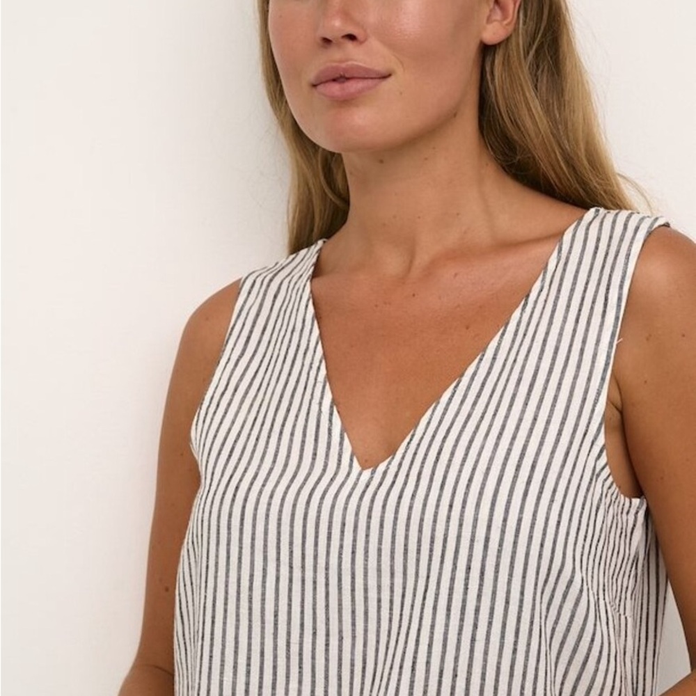 REITMANS | Linen Gray and White Striped Tank Top